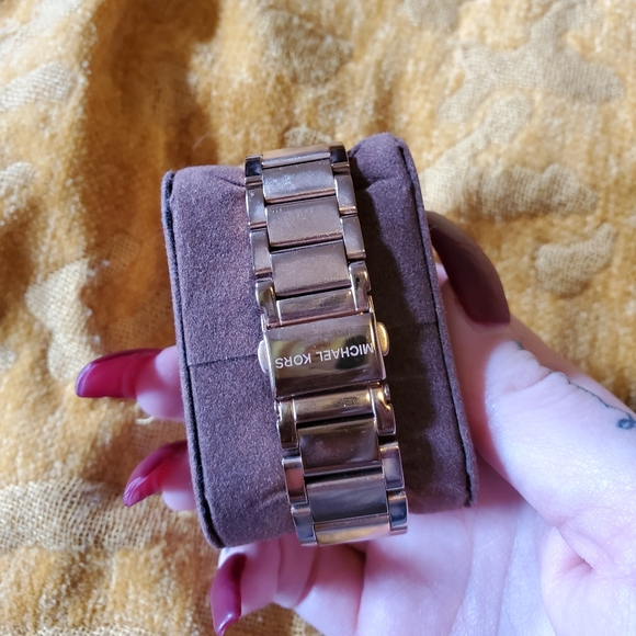 Michael Kors Watch - Picture 4 of 4